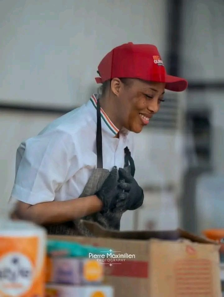 Guiness Record L’Ivoirienne Zeinab Bancé vient d’obtenir le record du plus long marathon culinaire solo