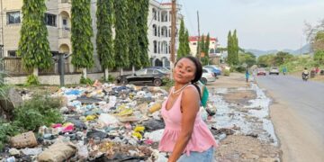 Challenge #MontreTaPoubelle : les stars se prêtent au jeu