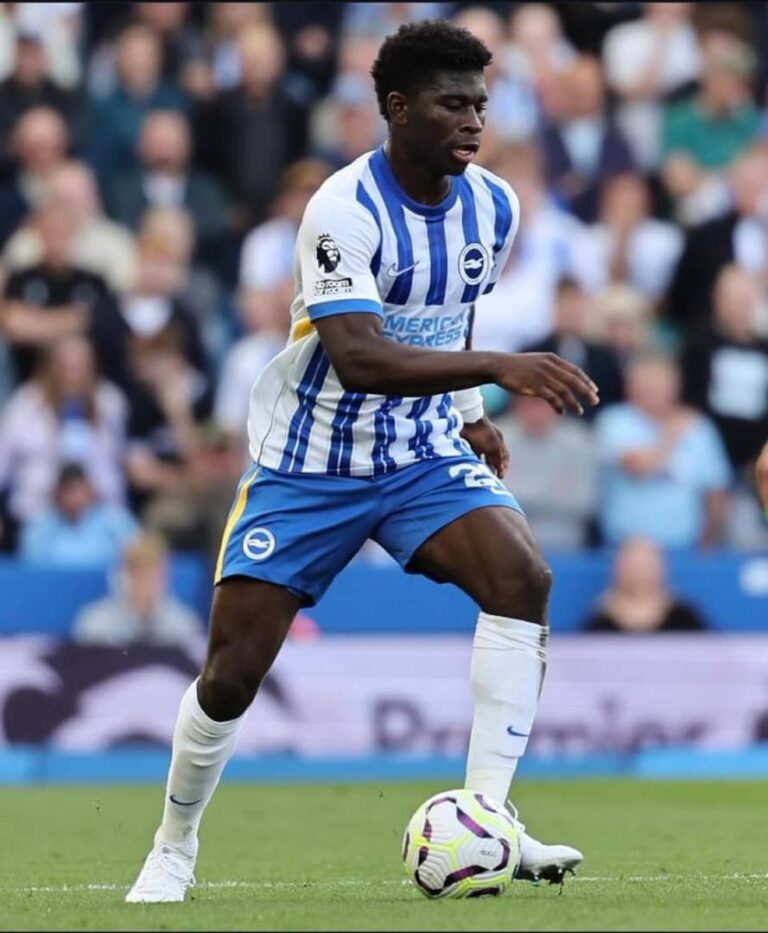 Carlos Baleba : le prodige camerounais de Brighton sacré Meilleur Jeune Joueur de la Saison