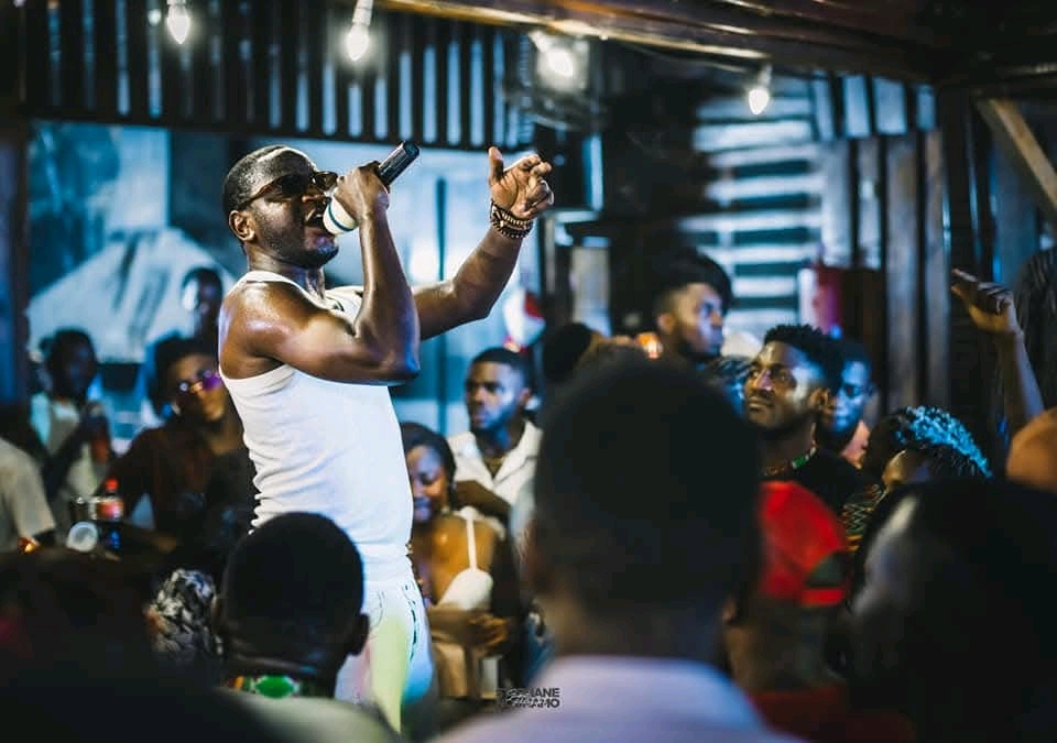 Entre provocation et promotion : les rappeurs camerounais surfent sur la vague des clashs