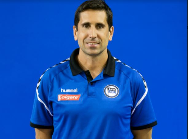 Paulo de TERSO MILAGRES : aux commandes du volley-ball féminin