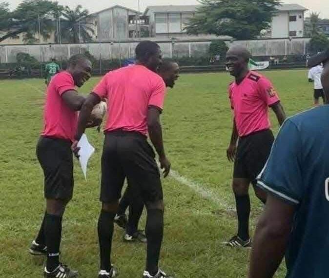 FOOTBALL : les arbitres voient le bout du tunnel