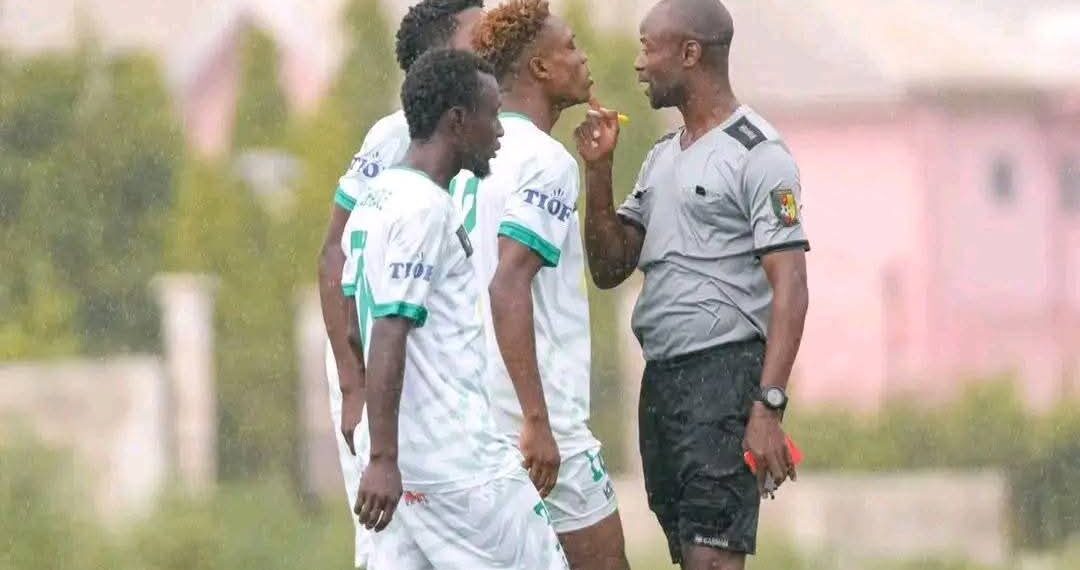 FOOTBALL : L'arbitrage camerounais vers la médiocrité