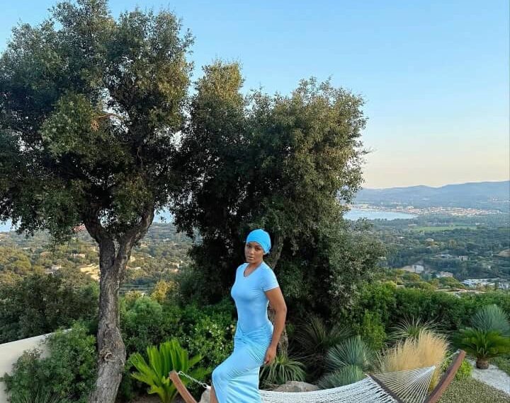 People : Muriel Blanche, des vacances d'été au coût astronomique 🤯