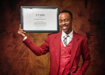 Mode : ⁠Djin Ayissi, alias Moan Yesus, reçoit la certification LVMH (Louis Vuitton Moët Hennessy)