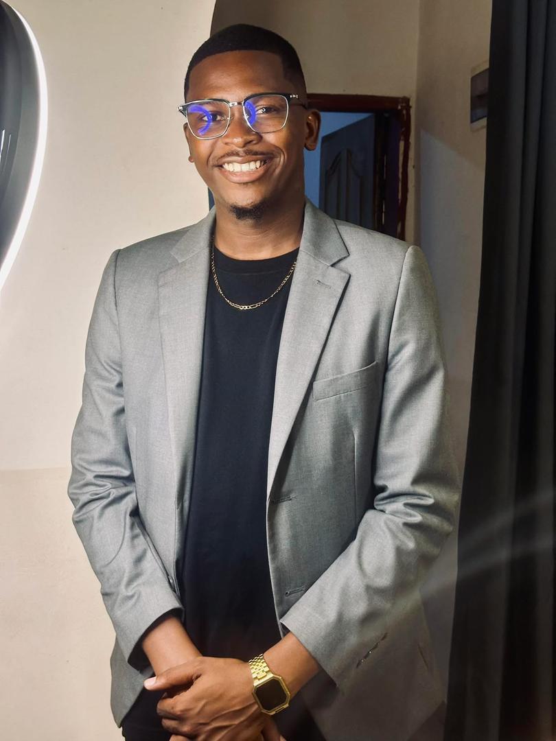Entretien: Sa Majesté Junior Abega, les doigts magiques derrière les hits du mbolè