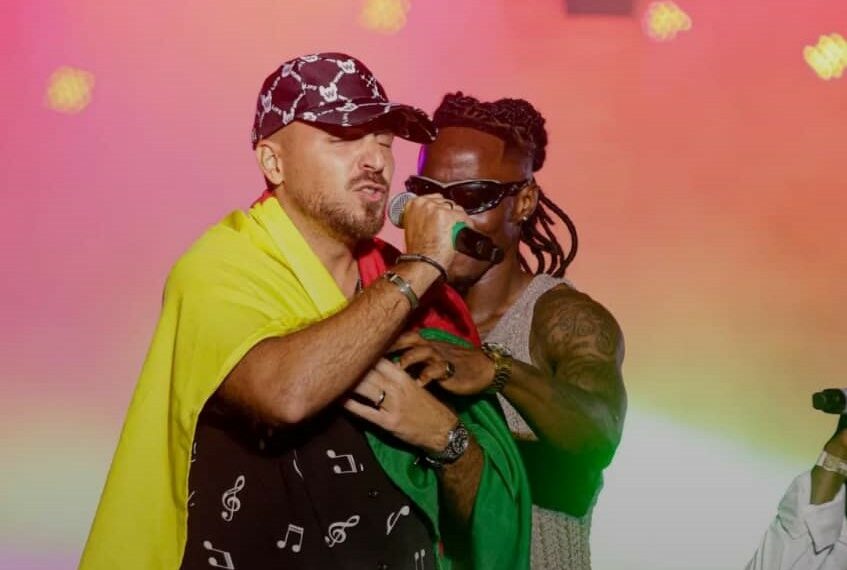 Aloch237 reçoit le Prix Unité à travers la Musique aux Cameroon Youth Awards 2025