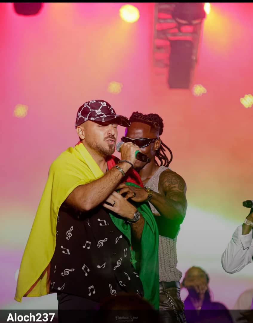 Aloch237 reçoit le Prix Unité à travers la Musique aux Cameroon Youth Awards 2025