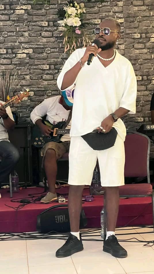 Lucky +2 : dix années de parcours artistique mises en scène à Yaoundé