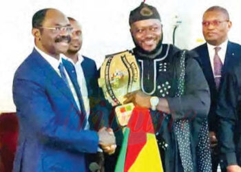 Catch/Baudoin Nzounkeu alias El Kas : premier Africain détenteur de la ceinture mondiale des super poids lourds