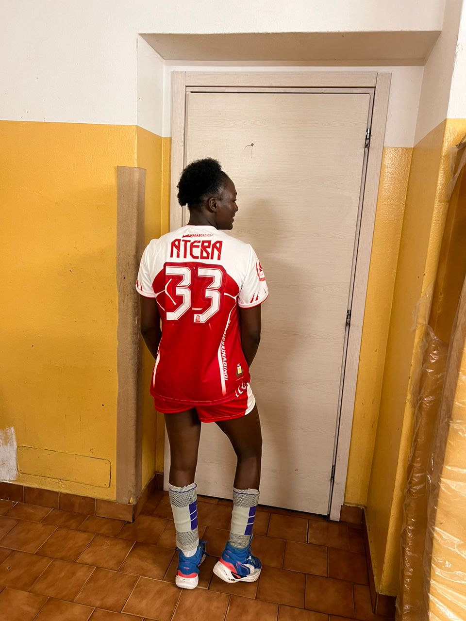 Laeticia Petronie Ateba : la nouvelle reine du handball Leno en Série A1 italienne
