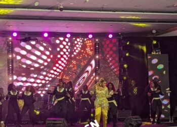 SHEVOLUTION : MIMIE EN MODE SUPERSTAR