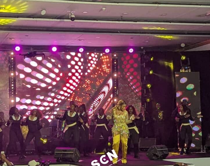 SHEVOLUTION : MIMIE EN MODE SUPERSTAR