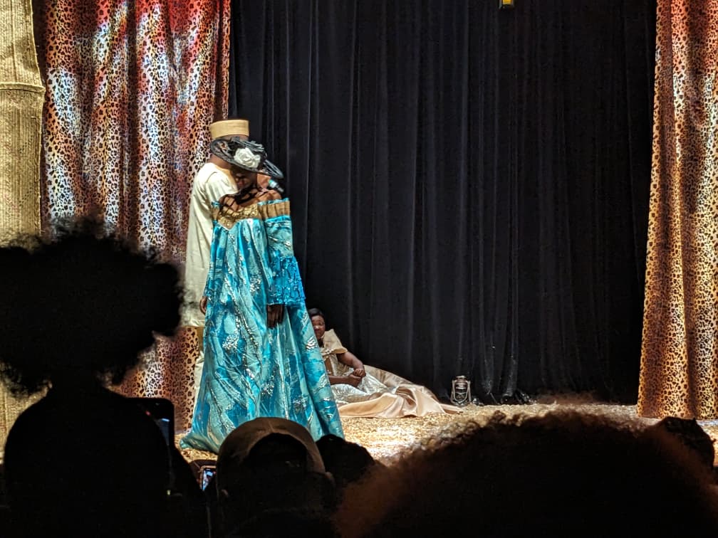 Mboti Week : Moan Yesus hisse la culture Ekang au rang de haute couture internationale avec Akuma
