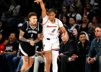 WNBA Finals 2025 – Game 1 : Phoenix Mercury tombe de justesse, mais Monique Akoa-Makani illumine la nuit de Las Vegas 