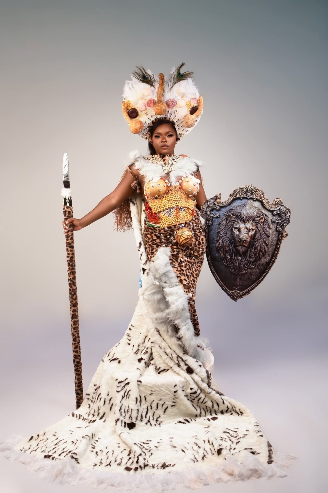 Mrs. Universe : Diana ATENE, Mrs. Cameroun 2025, remporte le titre de Mrs. Universe Charm 2025
