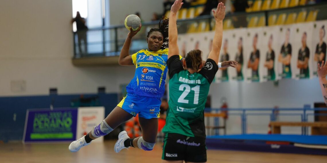 Série A1 italienne féminine de Handball : Leno chute face à Erice, mais Ateba s’illustre
