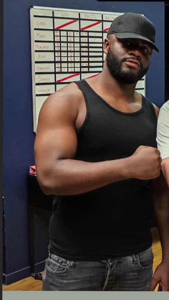 Zoom : qui est Benash, l’artiste d’origine camerounaise présent sur l’une des dates de Booba en France ?