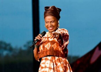 Angélique Kidjo : de nominée à présentatrice des Grammy Awards 2026