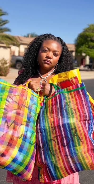 Musique : Libianca transforme la douleur du Cameroun en chant d’espoir avec Sacks & Moto