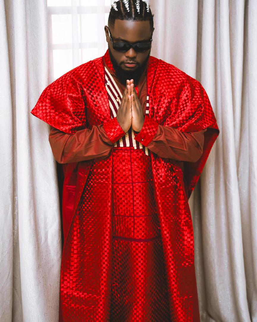 Kocee chante la paix : “Le changement viendra, mais pas dans le feu”