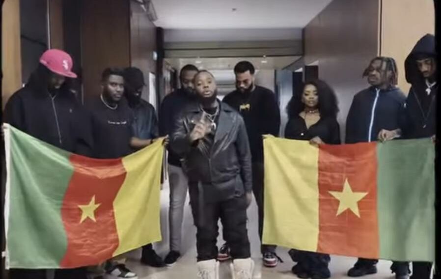 Kocee chante la paix : “Le changement viendra, mais pas dans le feu”