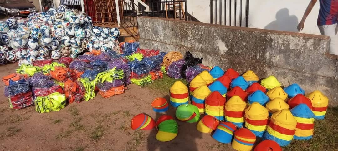 Fecafoot : le nouvel exécutif entre immédiatement en jeu avec un don stratégique au football amateur