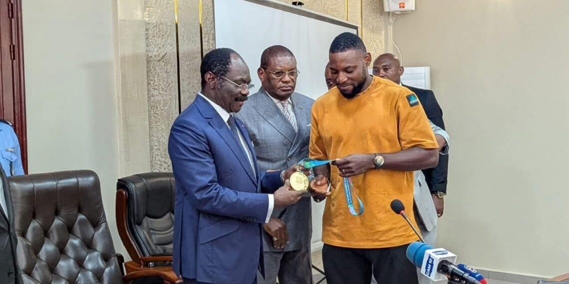 Emmanuel Eseme, le roi des pistes célèbre ses sacres au MINSEP