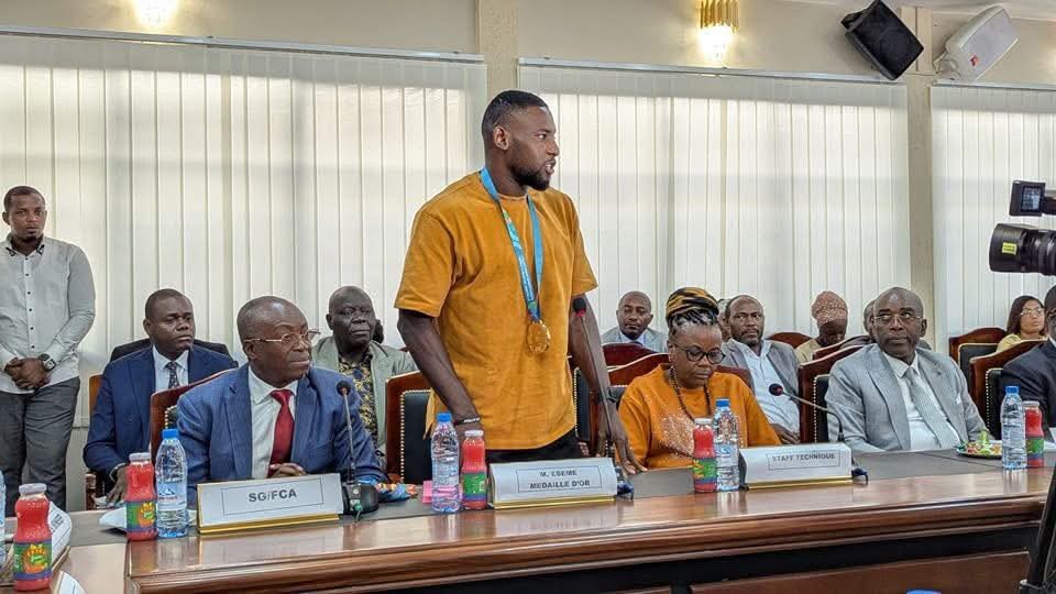 Emmanuel Eseme, le roi des pistes célèbre ses sacres au MINSEP