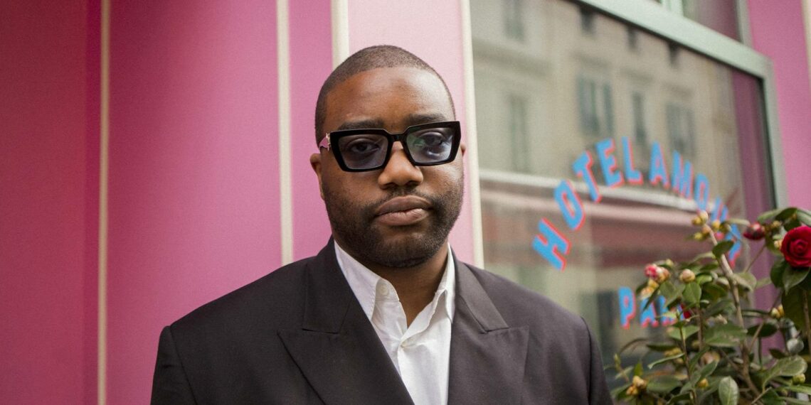 Décoration : le Camerounais Emeric Tchatchoua nommé chevalier de l’ordre des Arts et des Lettres en France