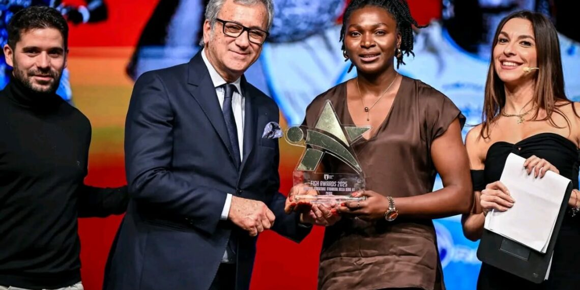 FIGH Awards Night : Laeticia Petronie Ateba, reine étrangère du handball italien en 2025