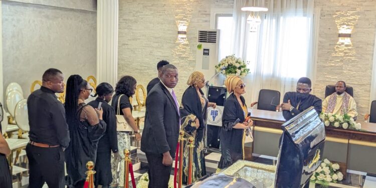 Nécrologie : Yaoundé rend un ultime hommage au journaliste Arnaud Nguefack