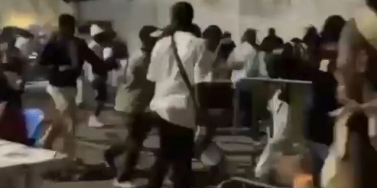 Les concerts des artistes ste milano et team paiya tournent au fiasco