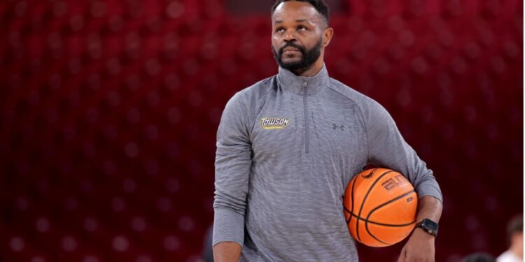 Basketball : Parfait Bitee prend les commandes des Lionceaux U17