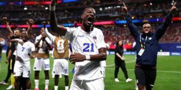 Premier Mondial, premier match, premier exploit : les Requins Bleus mordent l'Espagne