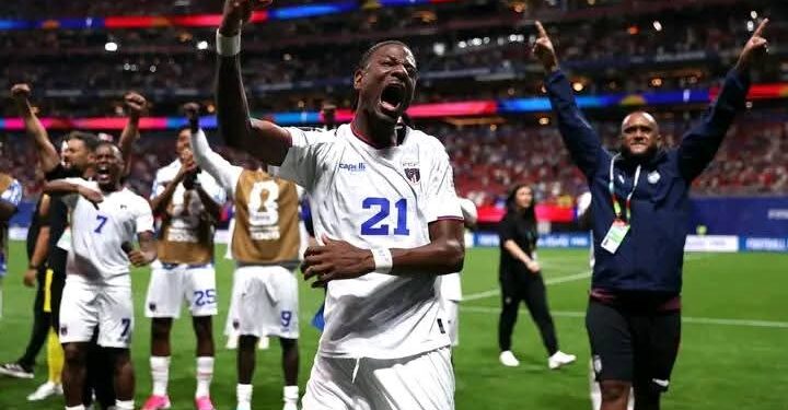 Premier Mondial, premier match, premier exploit : les Requins Bleus mordent l'Espagne