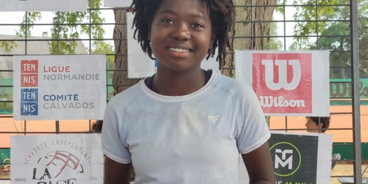Tennis : à seulement 13 ans, Gloria Temgoua s'offre le Tournoi Seniors d'Hérouville
