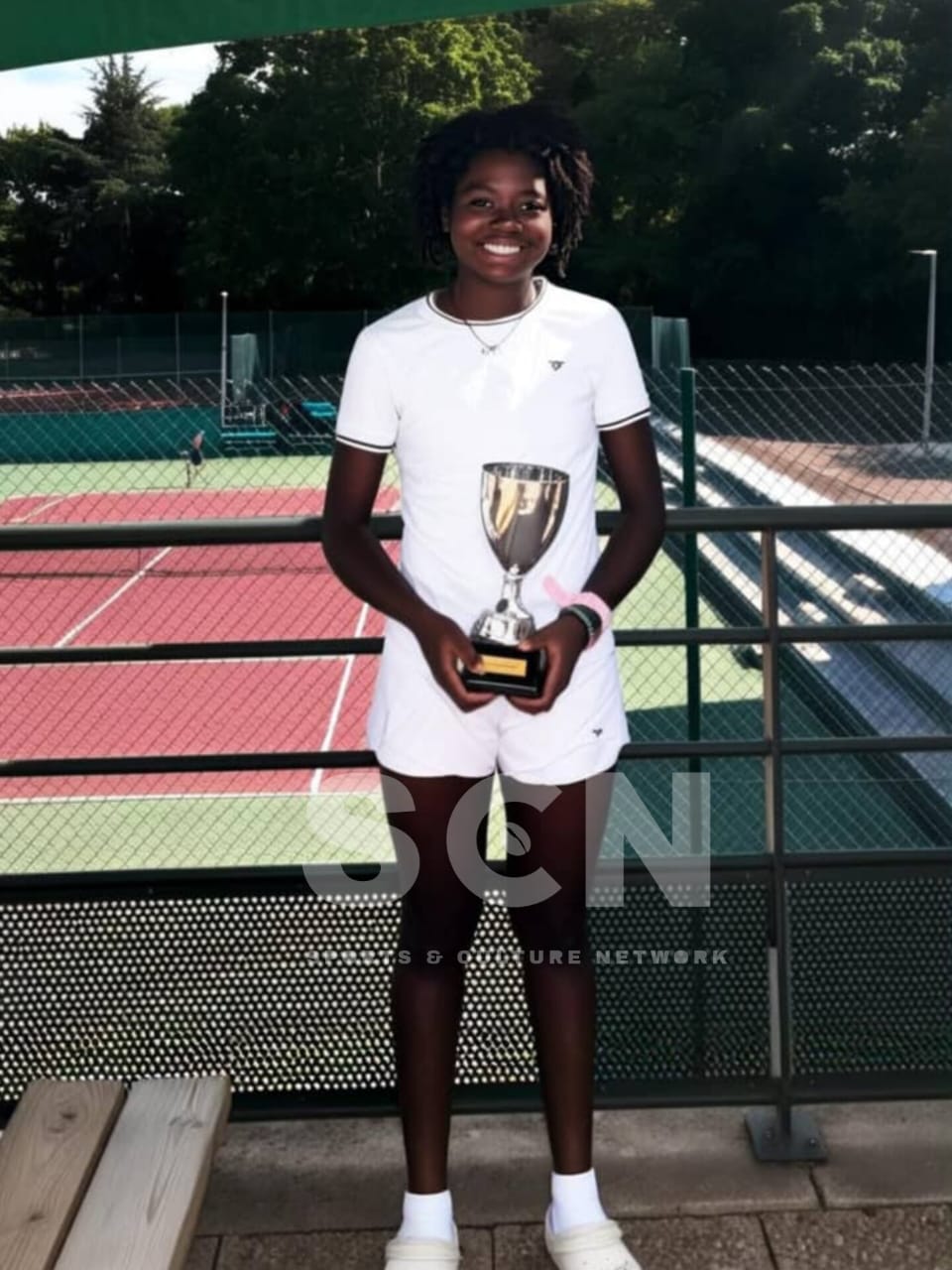 Tennis : Gloria Temgoua écrase la concurrence à Caen et confirme son statut de phénomène