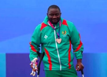 Glasgow 2026 : Lancer du poids F57, Cédric Lekezo monte sur la troisième marche du podium