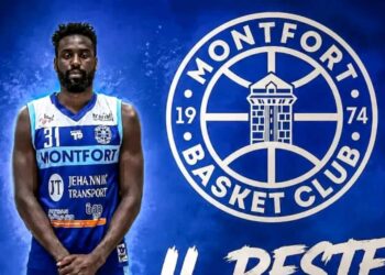 Arnold Kome continue d'écrire son histoire à Montfort Basketball En France 