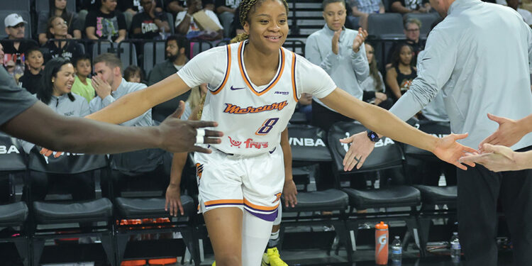 Transfert majeur en WNBA : Monique Akoa Makani s'engage avec les Los Angeles Sparks