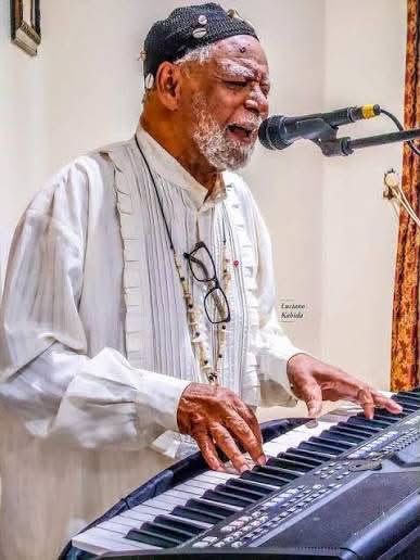 Eko Roosevelt : 44 ans après, «Tondoho Mba» offre à la légende camerounaise son premier disque d’or