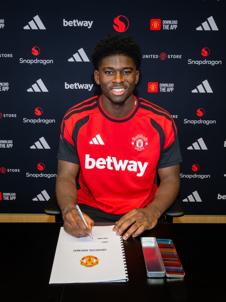 Mercato : Carlos à Manchester United, c'est fait 