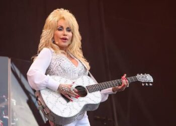 Nécrologie : Dolly Parton est morte à 80 ans, l'Amérique perd sa reine en paillettes