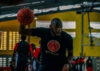 Ligue de Basketball du Littoral : Steve Kwamm, de la tactique au sacre avec the Heat Basketball