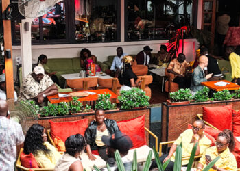 Le Noar Lounge, à Bali, a vibré samedi dernier au rythme d’une nouvelle édition des Mbindi Concerts, marquée par un hommage à Jeannot Ekwalla, figure emblématique du Makossa.