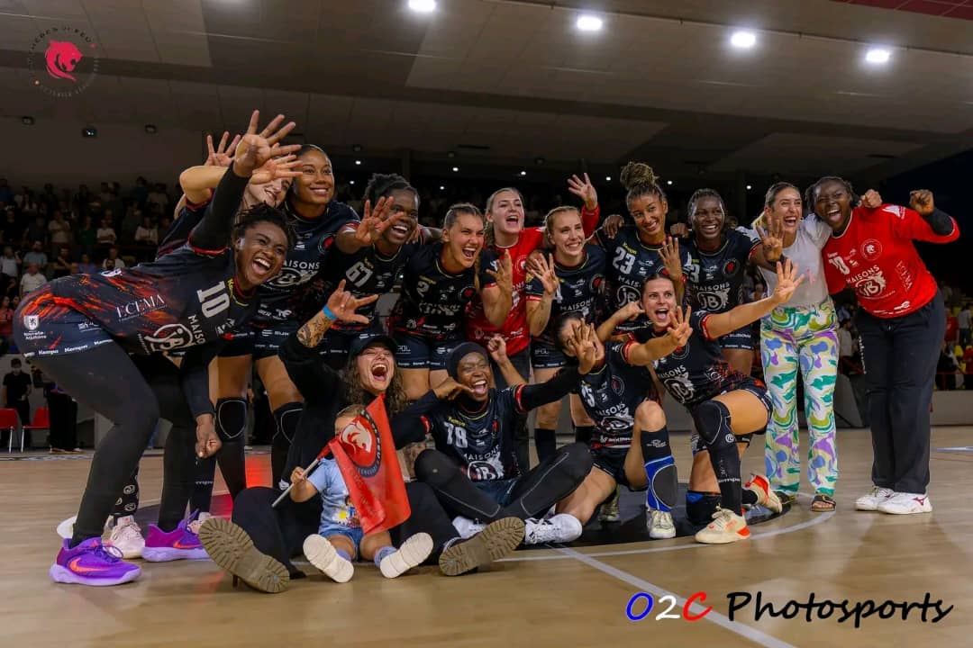 D2 féminine Française de Handball : Leaticia Pétronie Ateba, 12 buts pour une 4eme victoire des Panthères de Feu