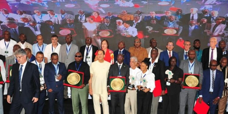 Volleyball : le cameroun au cœur des 18 fédérations honorées par la cavb à sal