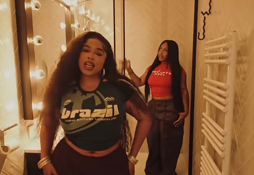 Musique : Blanche Bailly prépare un nouveau featuring avec Emma’a, retour sur les collaborations qui ont marqué sa carrière