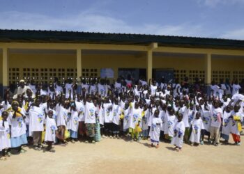 Dingoula : CANAL+ équipe une école pour plus de 200 enfants